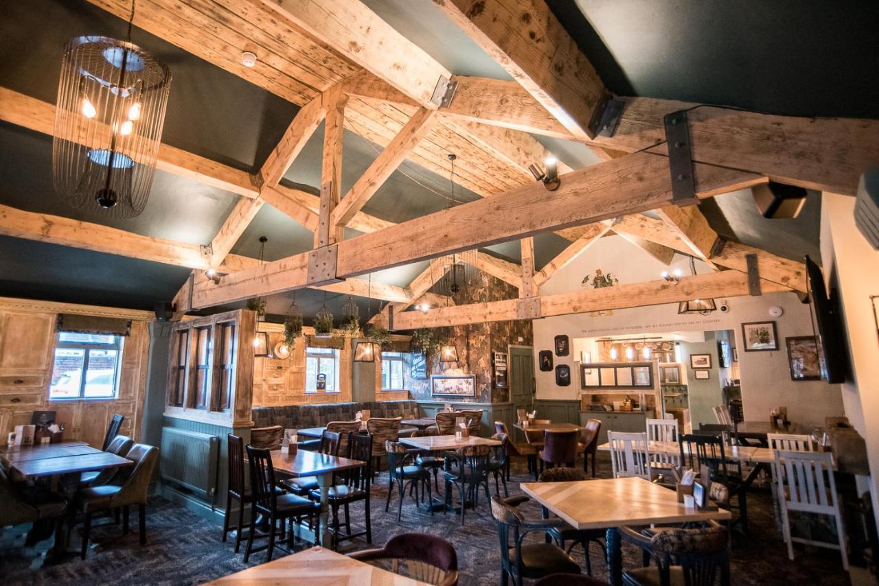 Cat & Lion Country Pub And Hotel Warrington  Exterior foto